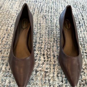 Trotters 2 inch heel brown leather pumps, size 7 1/2